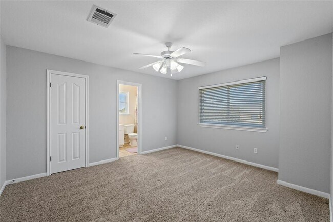 Building Photo - 1001 Chickory Ct
