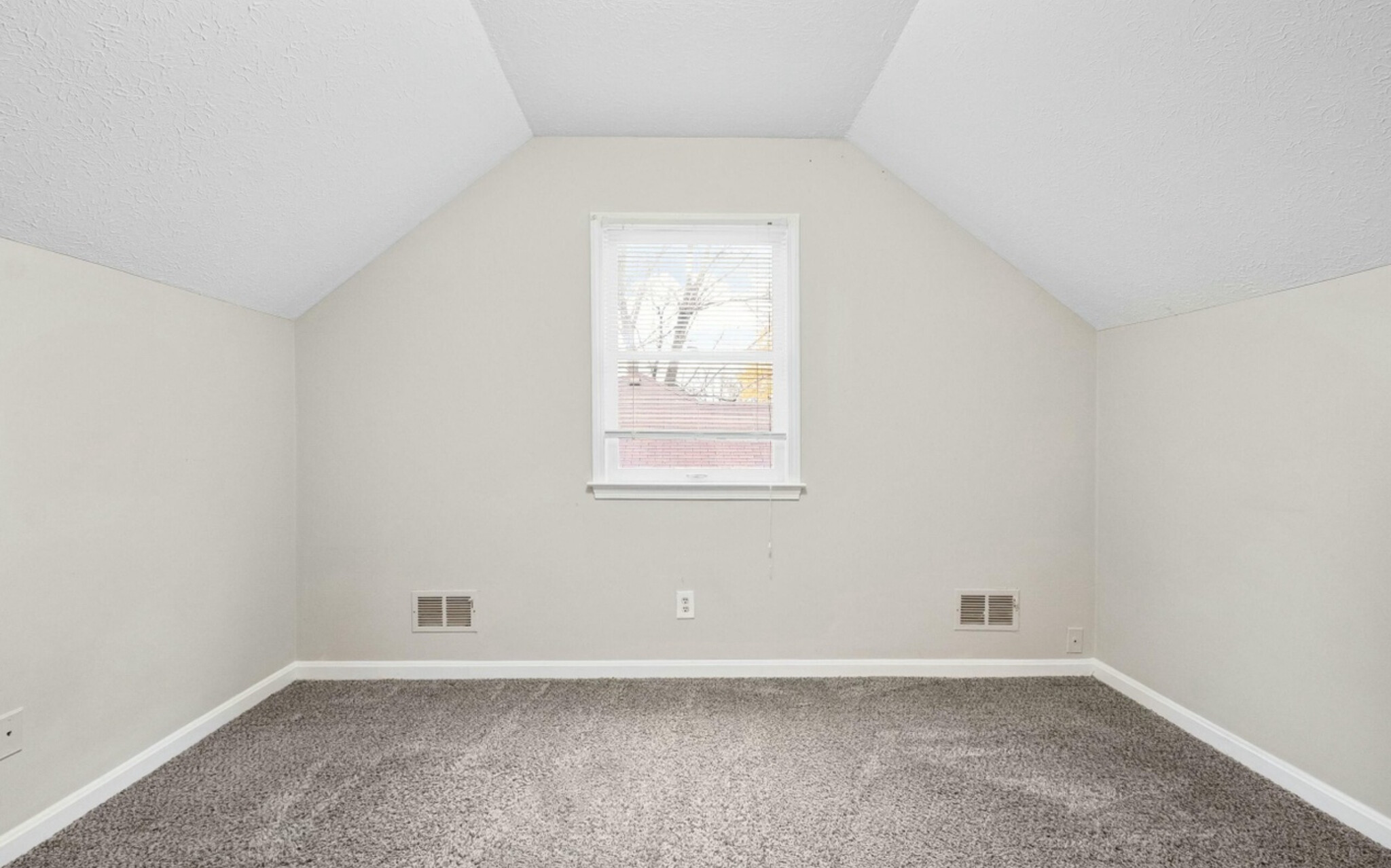 2nd Floor Bedroom 1 - 4508 Murphy Ln