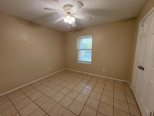Building Photo - 3405 Desert Mesa Rd