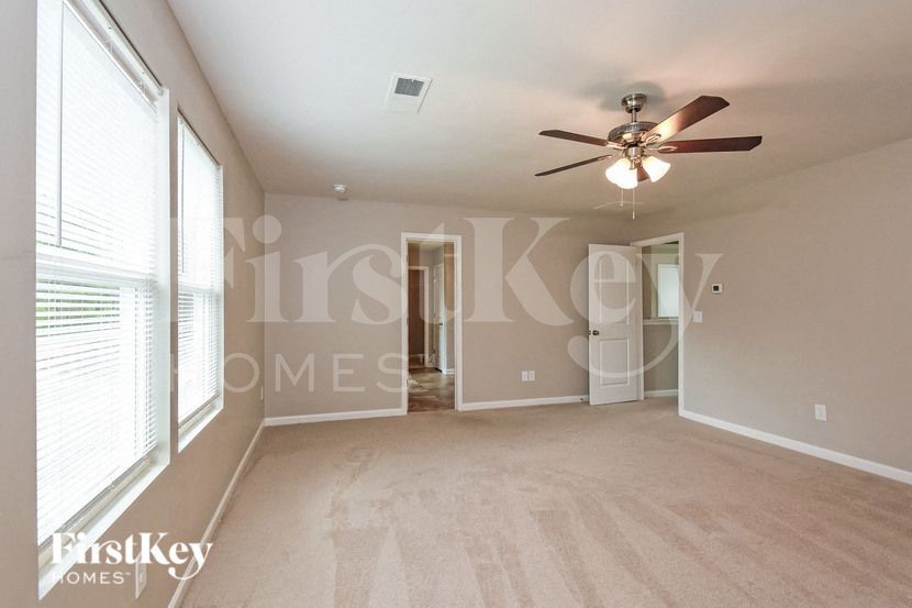 Building Photo - 224 Lantana Crossing