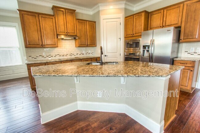 Building Photo - 3125 Hazelton Dr