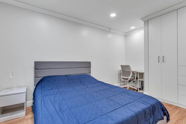 Building Photo - 21 Buttonwood Dr