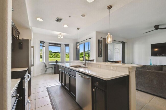 Building Photo - 1003 Fairwaycove Ln