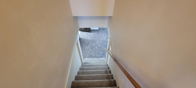 Building Photo - 24 S Pine St