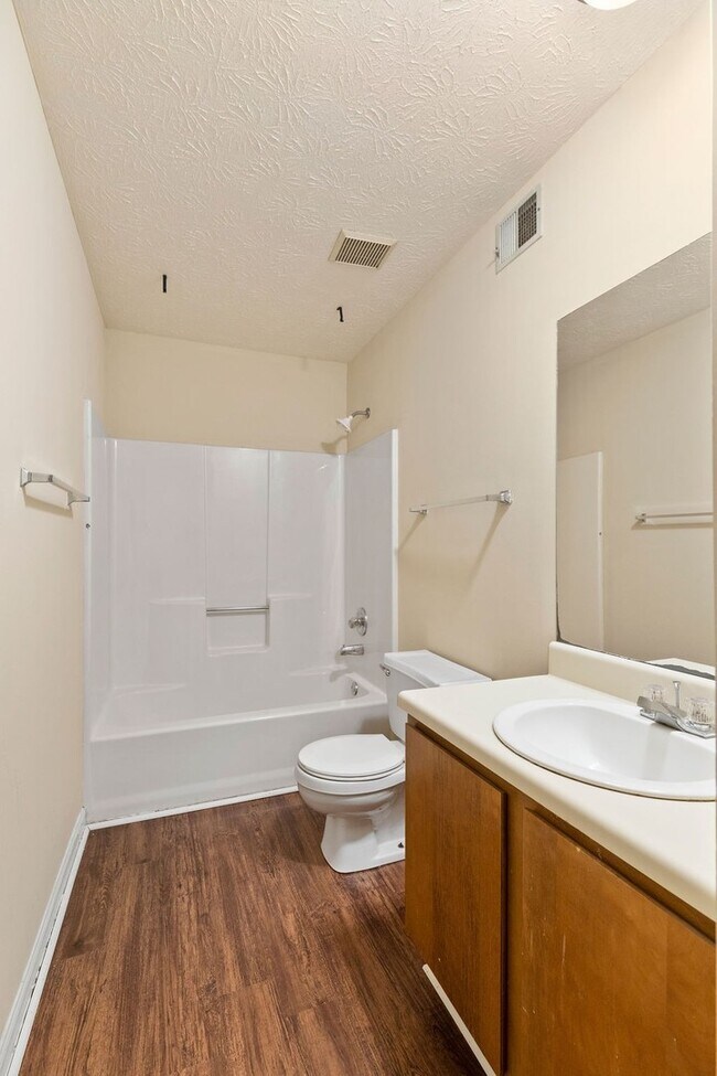 Interior Photo - Allenwood Apartments