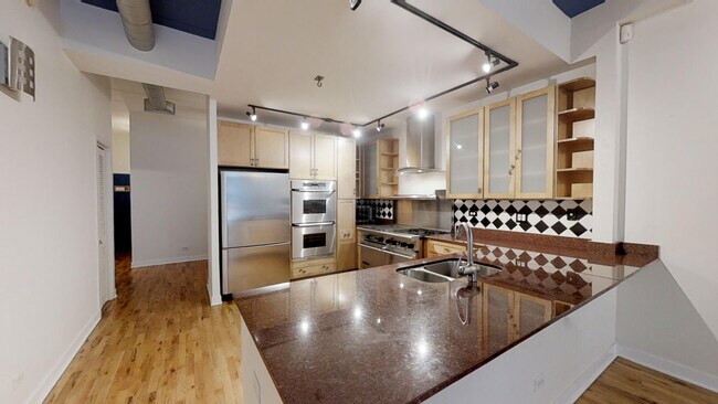 Building Photo - 841 W Monroe St