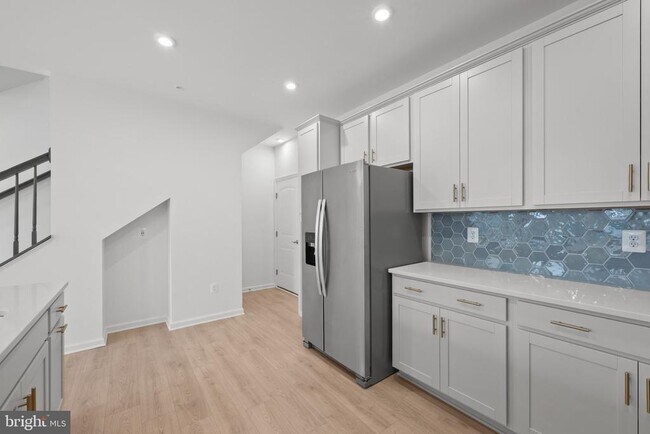 Building Photo - 9942 -A Count Fleet Cres