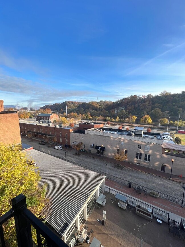 Building Photo - 1 Bedroom Apartment in Lynchburg