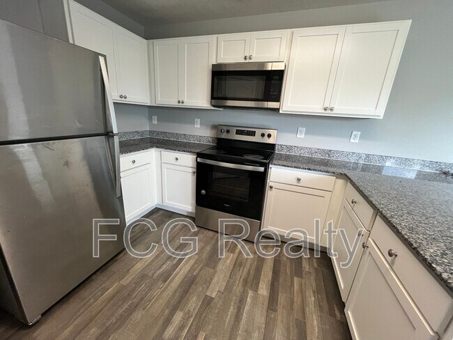 Building Photo - 711 Gila Dr