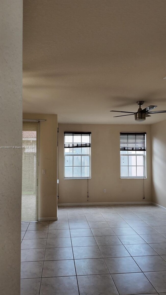 Building Photo - 197 Las Brisas Cir