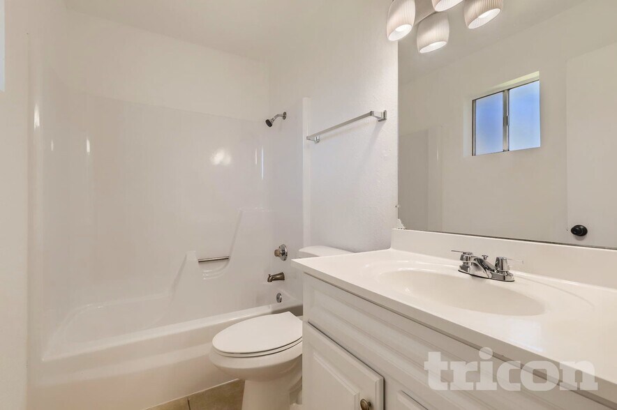 Building Photo - 17834 N 9th Ave