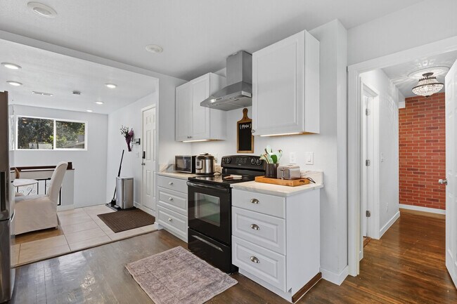 Building Photo - 1119 Prosser Ave