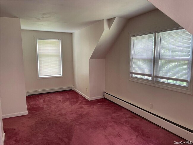 Building Photo - 17 Kinderhook Dr