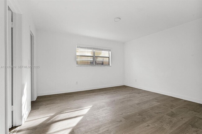 Building Photo - 8295 NE Miami Ct