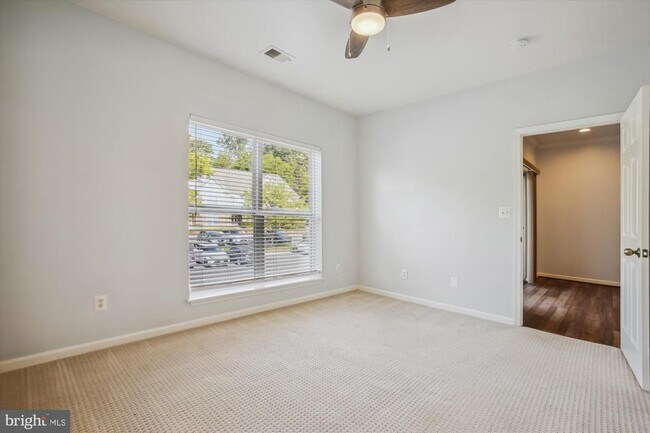 Building Photo - 6533 Grange Ln