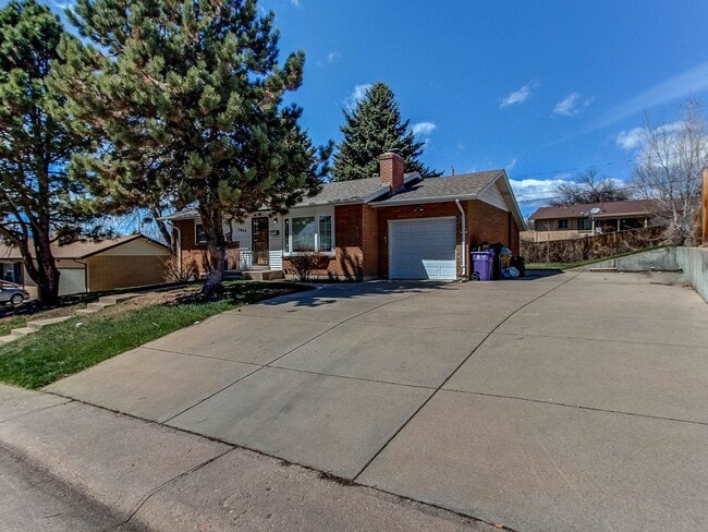 Building Photo - SW Denver single family home available in Harvey Park South.