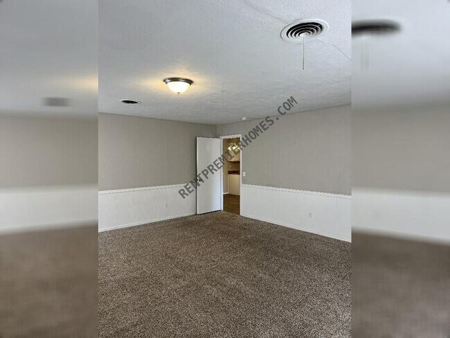 Building Photo - 301 NW 81st St