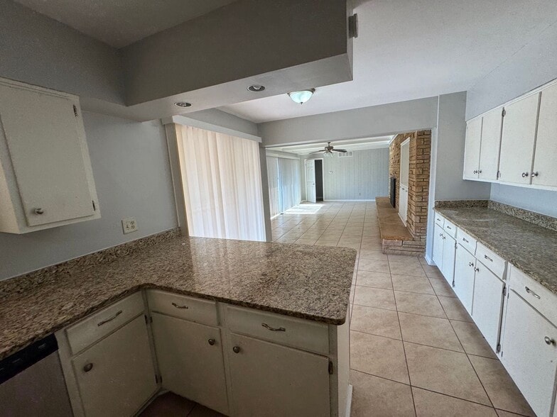 Building Photo - 1251 Singing Trees Dr