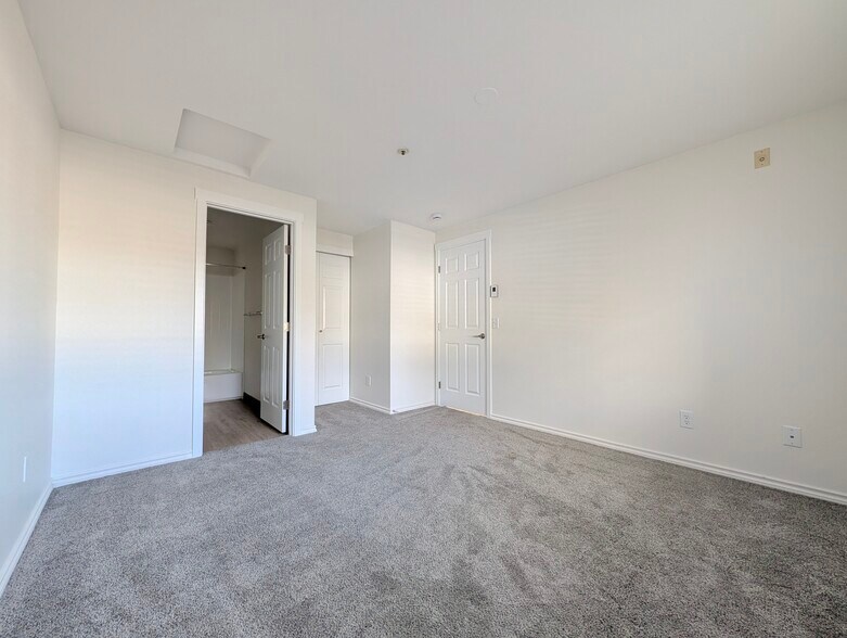 Building Photo - 7453 Newcastle Golf Club Rd