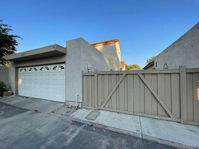 Building Photo - 102 Tangerine