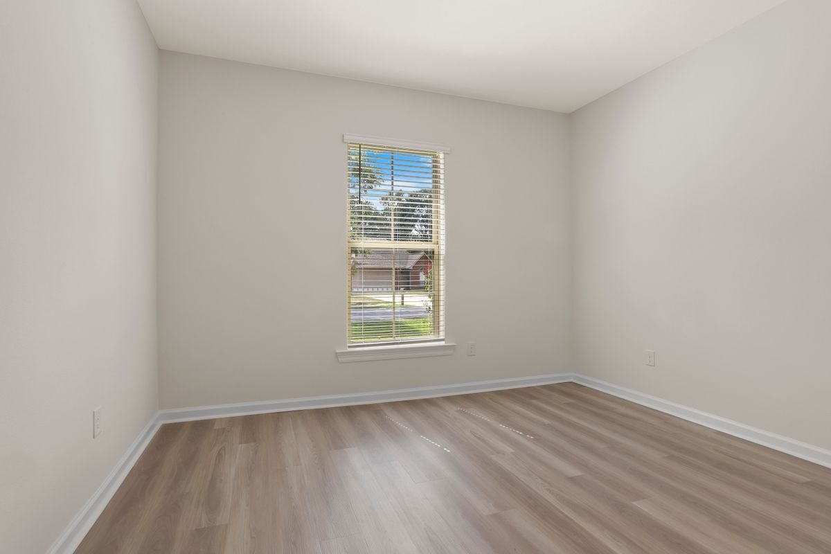 Building Photo - 13615 Ball Park Rd