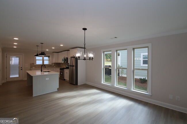 Building Photo - 512 Springdale Dr