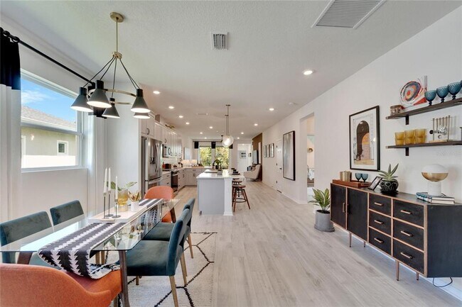 Building Photo - 5414 Silver Sun Dr