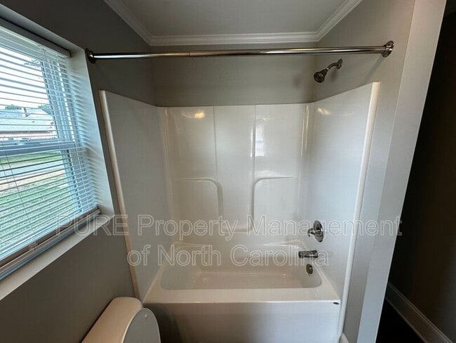 Building Photo - 1101 Woodlawn St