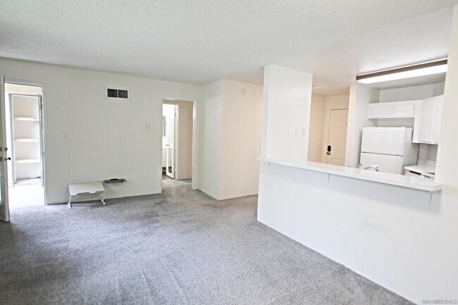 Building Photo - 7575 Charmant Dr