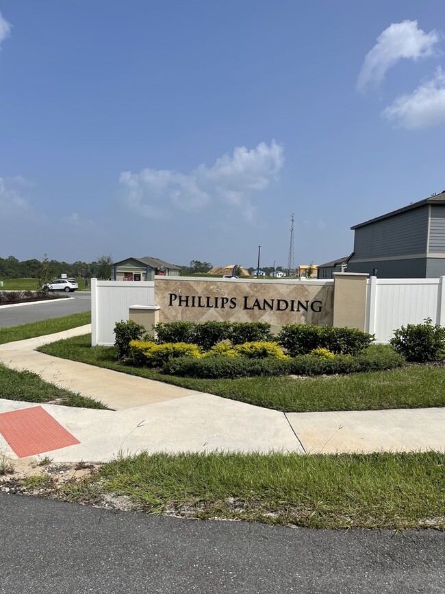 Building Photo - Phillips Landing 3 bedroom home with yard!