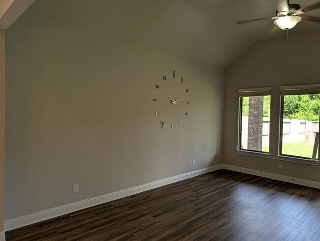 Building Photo - 10839 Texas Rose Dr