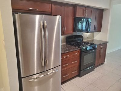 Building Photo - 9217 Knoll Crest Loop