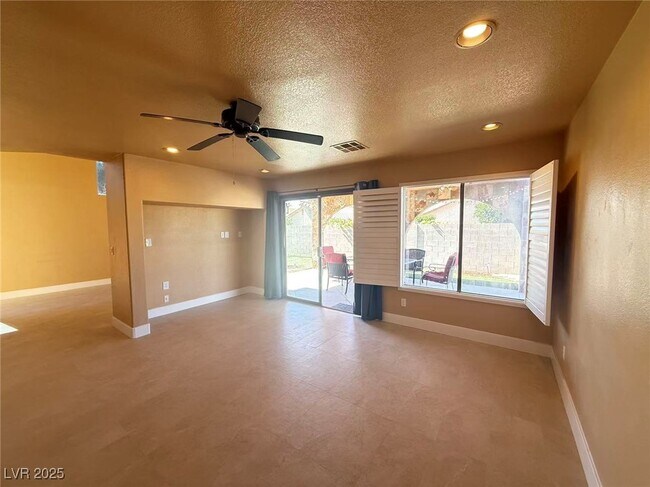 Building Photo - 9083 Red Lava Ct