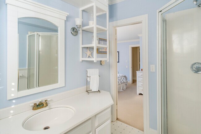 Building Photo - 281 Beach Ave