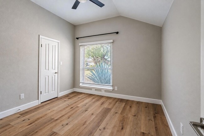 Building Photo - 5928 Lomita Verde Cir