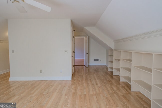 Building Photo - 540 Birkdale Dr