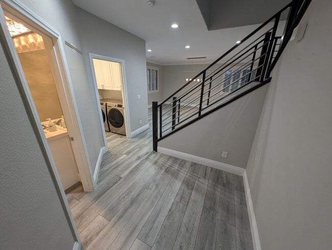 Building Photo - 11005 Salford Dr