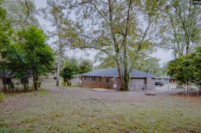 Building Photo - 2475 Drexel Dr