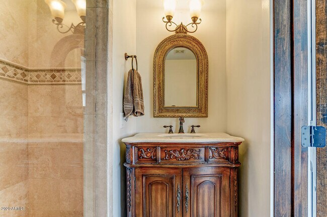 Building Photo - 301 E Jomax Rd