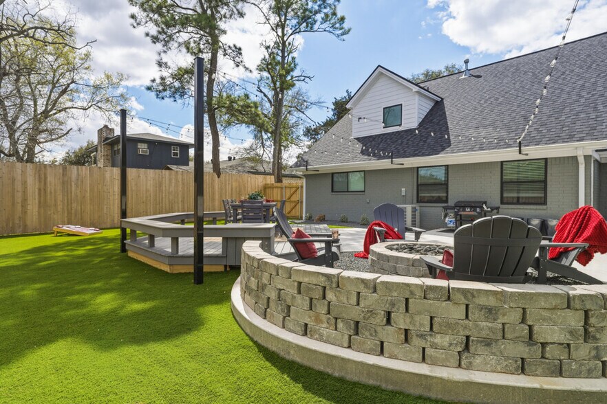 Building Photo - 1303 Langford St