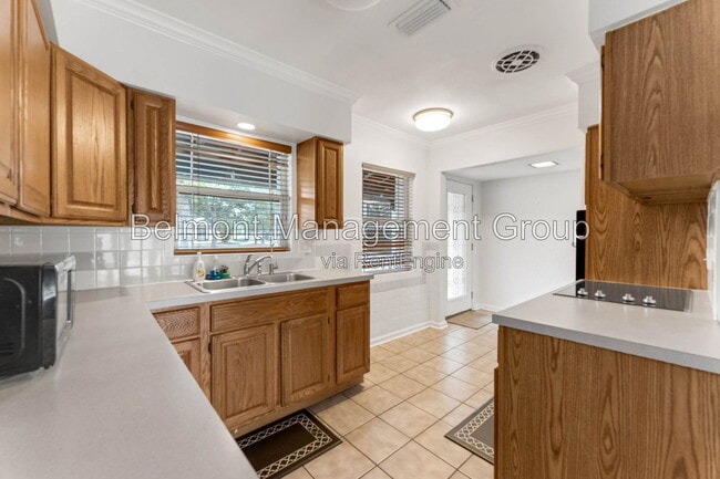 Building Photo - 2366 Coldstream Dr