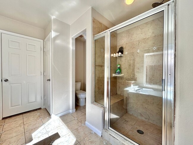 Building Photo - Beautiful 4-Bed Home with Open Floorplan, Game Room & Deck