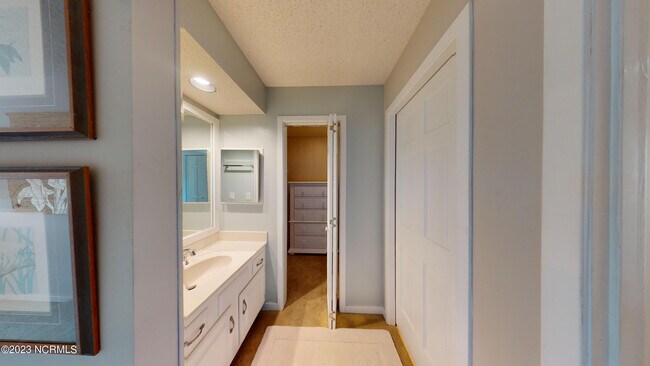 Building Photo - 1714 Deerfield Dr SW