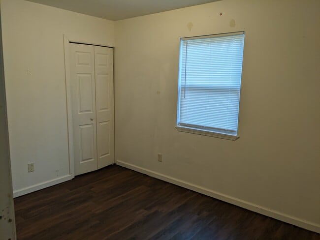 Building Photo - 1102 S Richmond Ave