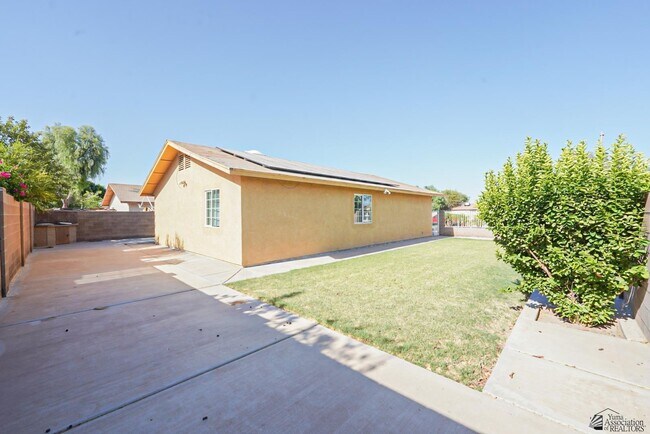 Building Photo - 2146 S 47th Ave