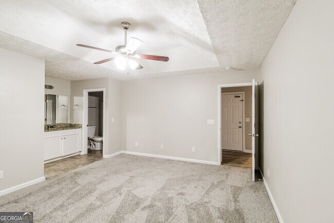 Building Photo - 6165 Leverett Dr