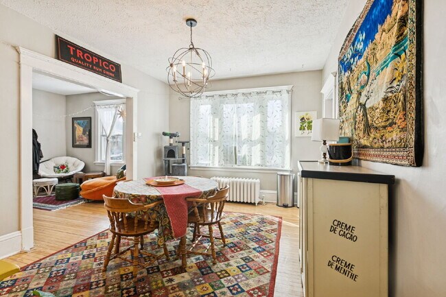 Building Photo - Beautiful single family home with near U of MN - 4 bed 2 bath