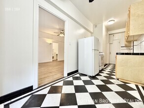 Building Photo - 841 Serrano Ave