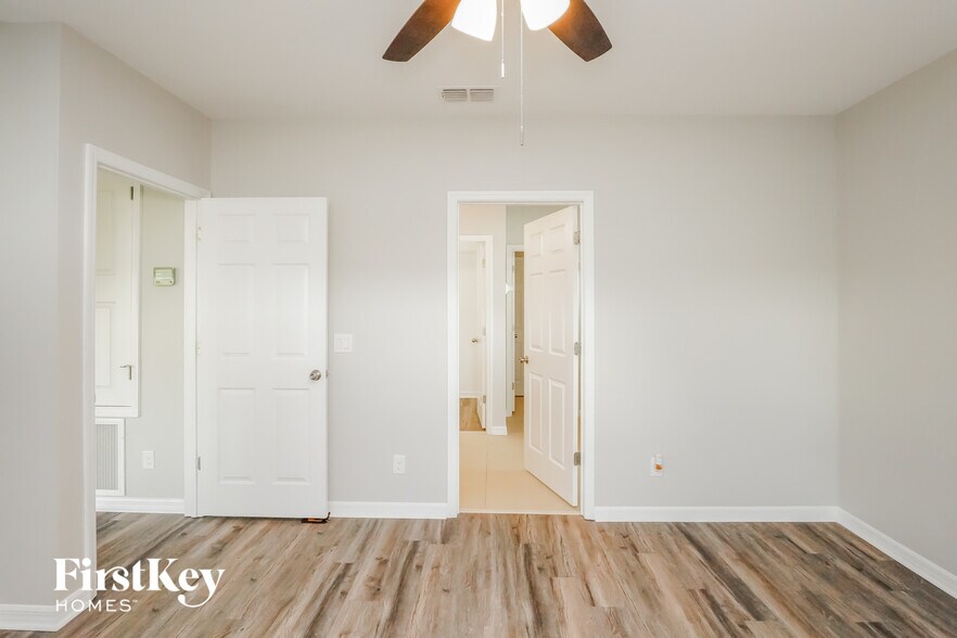 Building Photo - 644 Black Eagle Dr