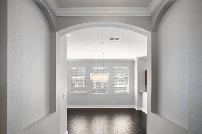 Building Photo - 3111 W De Leon St